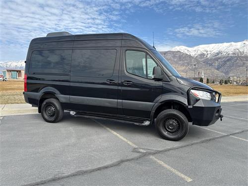 DOTTIE - 2020 4X4 12-SEATER PASSENGER VAN