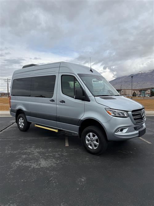 FANNIE - 2025 AWD 12-SEATER PASSENGER VAN