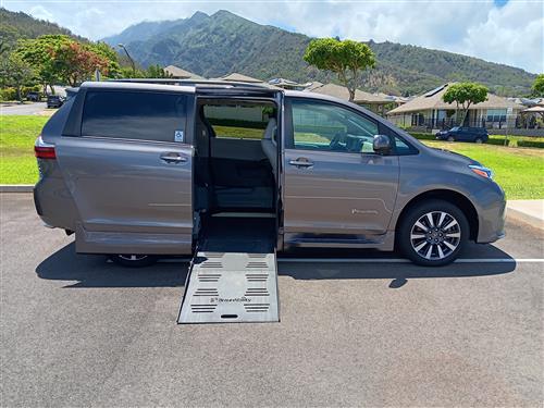 TOYOTA SIENNA 2019