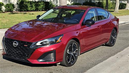 2023 Nissan Altima SR - red
